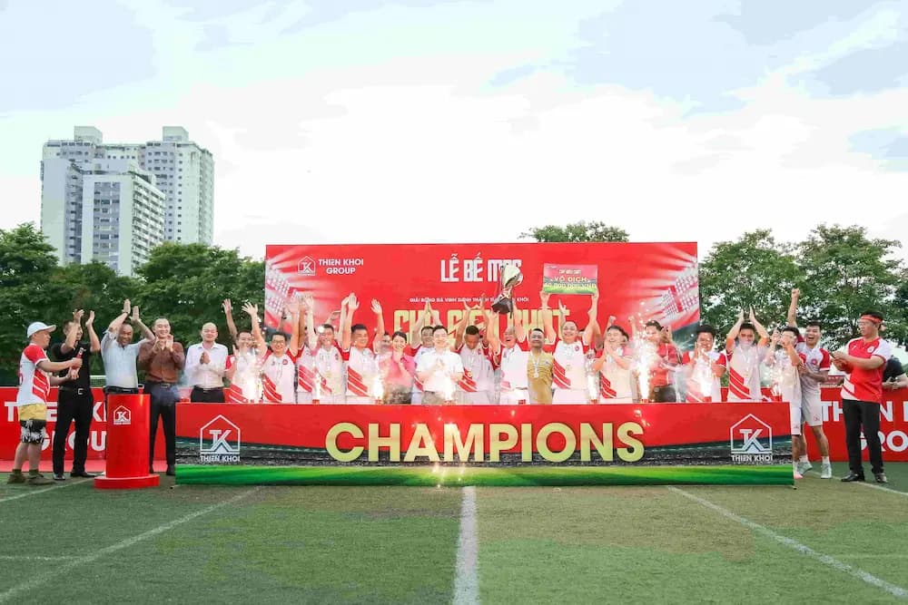 Giải bóng đá nam thường kỳ